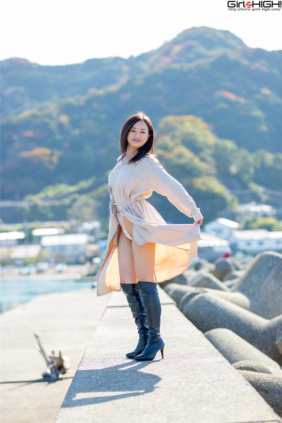 [Girlz-High] 日本长靴美女山中真由美户外情趣蕾丝装写真 NO.269第40张